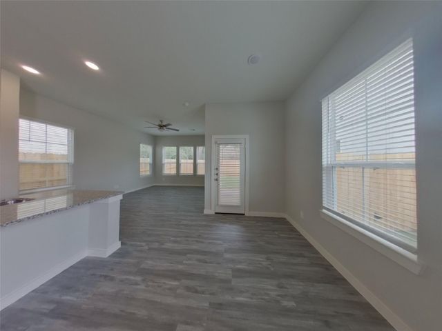 9835 Willow Creek Commerce Drive 213, Tomball, TX 77375