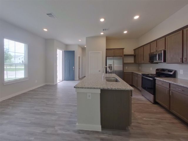 9835 Willow Creek Commerce Drive 213, Tomball, TX 77375