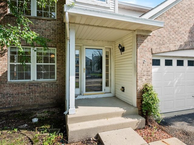 2607 Flagstone Circle, Naperville, IL 60564