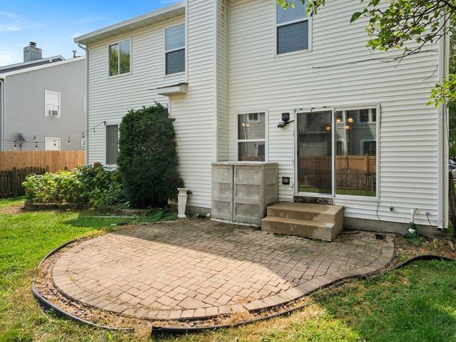 2607 Flagstone Circle, Naperville, IL 60564