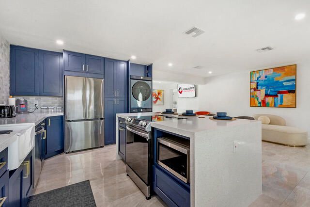 3131 Avenue H E, Riviera Beach, FL 33404