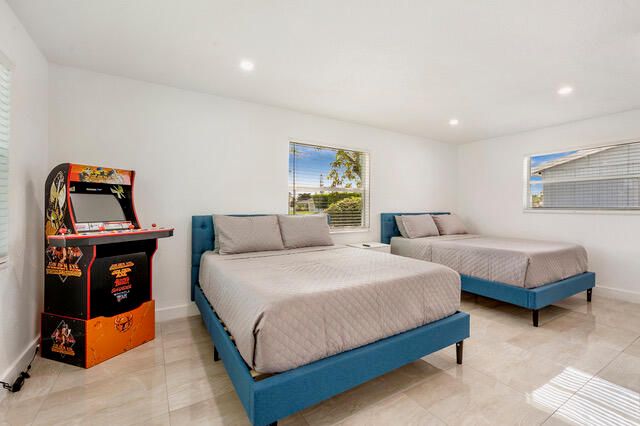 3131 Avenue H E, Riviera Beach, FL 33404