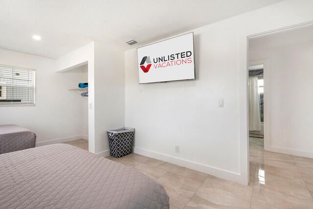 3131 Avenue H E, Riviera Beach, FL 33404