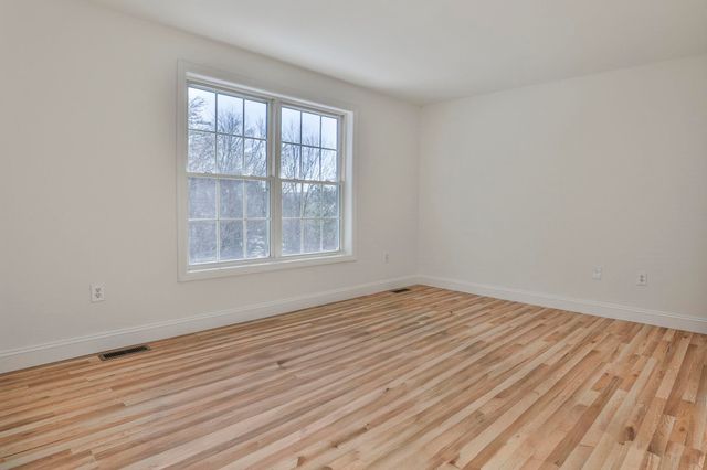 11 Tavernier Way, Manchester, NH 03109