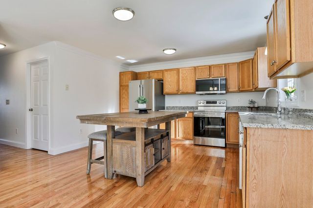 11 Tavernier Way, Manchester, NH 03109