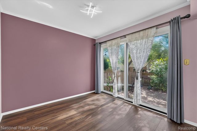 1641 Brentwood Drive, Troy, MI 48098
