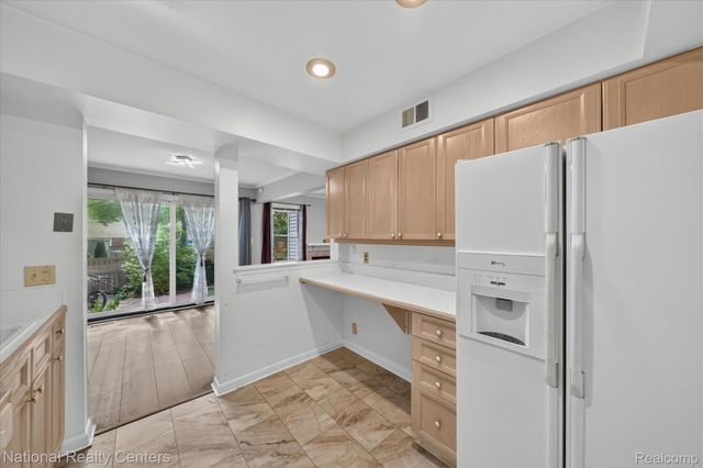 1641 Brentwood Drive, Troy, MI 48098