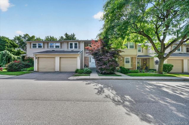 1641 Brentwood Drive, Troy, MI 48098
