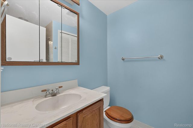 1641 Brentwood Drive, Troy, MI 48098