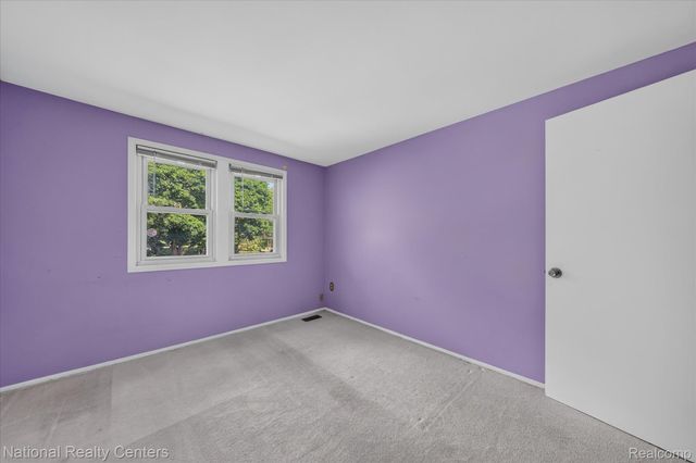 1641 Brentwood Drive, Troy, MI 48098