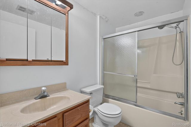 1641 Brentwood Drive, Troy, MI 48098