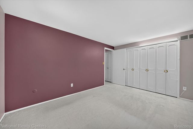 1641 Brentwood Drive, Troy, MI 48098