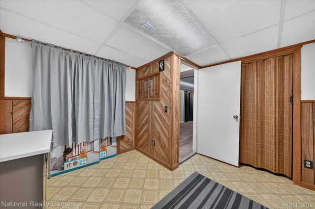 1641 Brentwood Drive, Troy, MI 48098