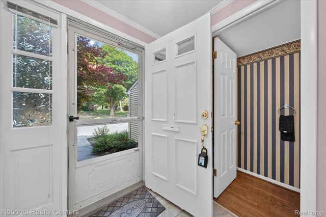 1641 Brentwood Drive, Troy, MI 48098