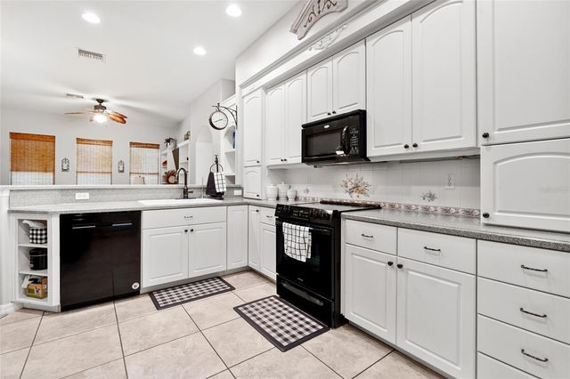 5121 AURORA DRIVE, Leesburg, FL 34748