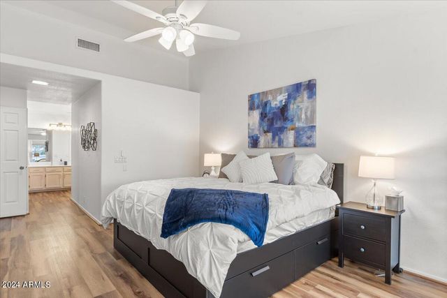 8818 W PIUTE Avenue, Peoria, AZ 85382