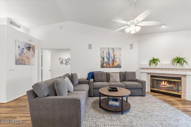 8818 W PIUTE Avenue, Peoria, AZ 85382