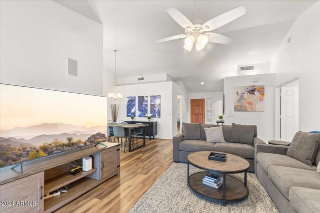 8818 W PIUTE Avenue, Peoria, AZ 85382