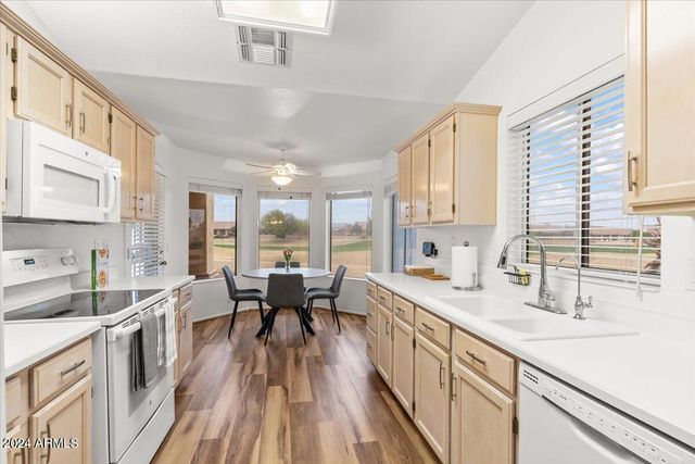 8818 W PIUTE Avenue, Peoria, AZ 85382