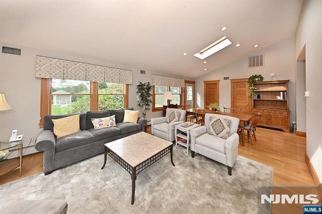 148 2nd Avenue, Westwood, NJ 07675