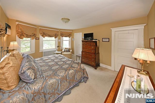 148 2nd Avenue, Westwood, NJ 07675