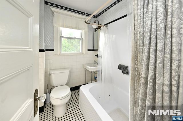 148 2nd Avenue, Westwood, NJ 07675