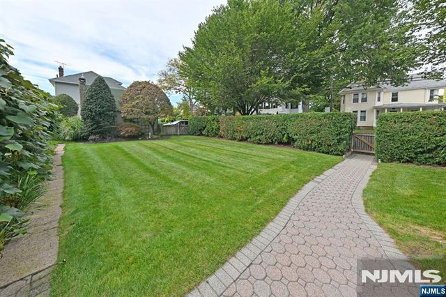 148 2nd Avenue, Westwood, NJ 07675
