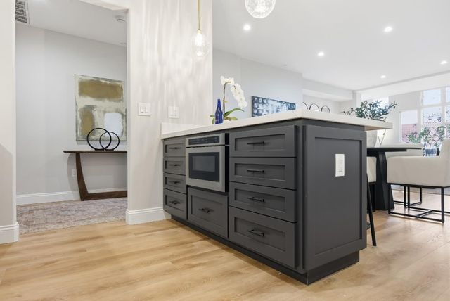 200 Sheridan Avenue 306, Palo Alto, CA 94306