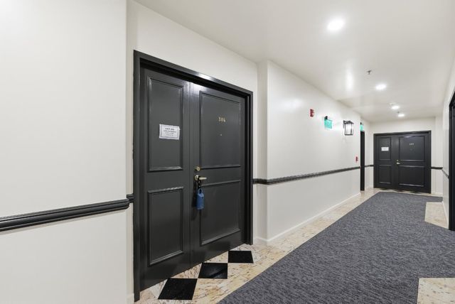 200 Sheridan Avenue 306, Palo Alto, CA 94306