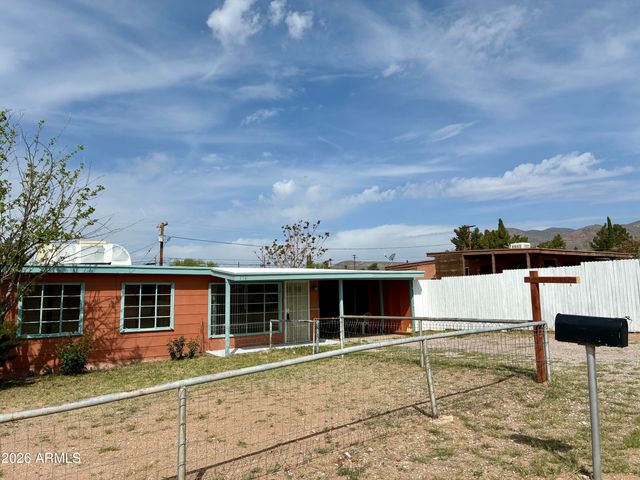 130 COCHISE Drive, Bisbee, AZ 85603