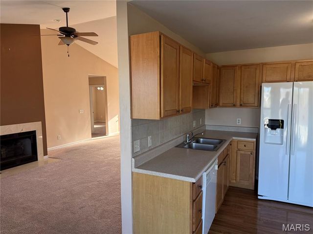 733 Pecan Hill Drive, St Charles, MO 63304