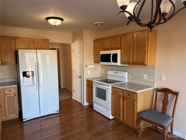 733 Pecan Hill Drive, St Charles, MO 63304