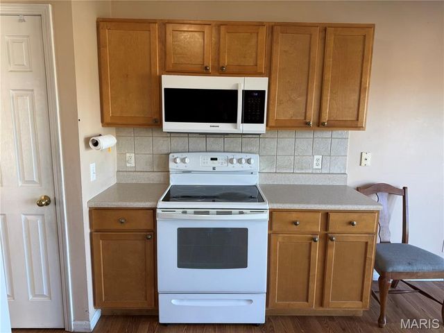 733 Pecan Hill Drive, St Charles, MO 63304