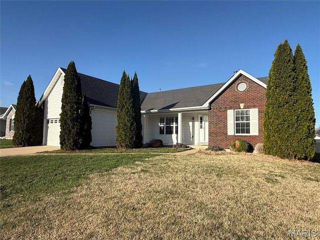 733 Pecan Hill Drive, St Charles, MO 63304