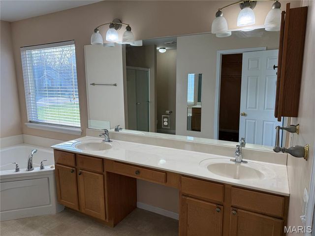 733 Pecan Hill Drive, St Charles, MO 63304