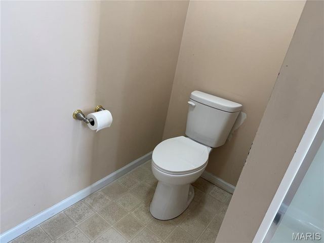 733 Pecan Hill Drive, St Charles, MO 63304