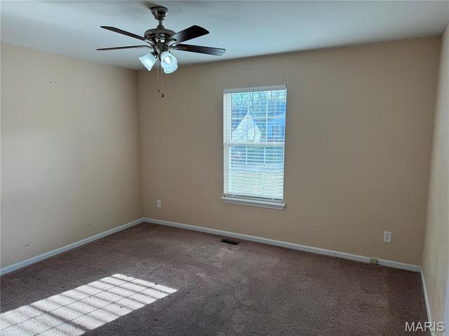 733 Pecan Hill Drive, St Charles, MO 63304