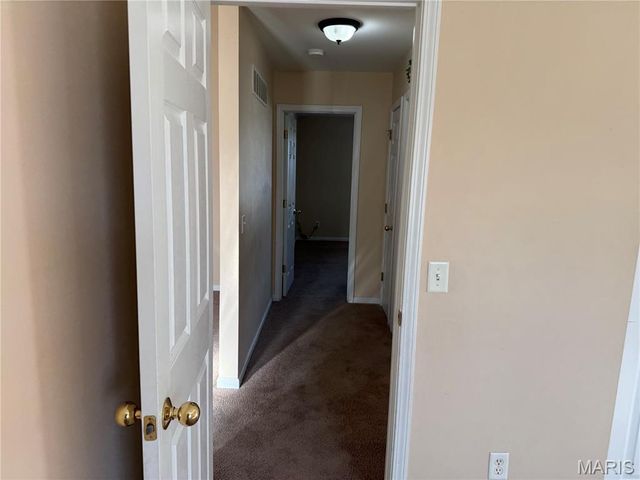 733 Pecan Hill Drive, St Charles, MO 63304