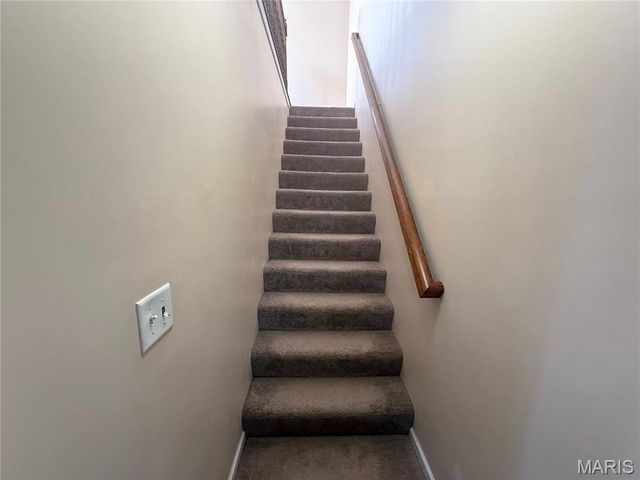 733 Pecan Hill Drive, St Charles, MO 63304