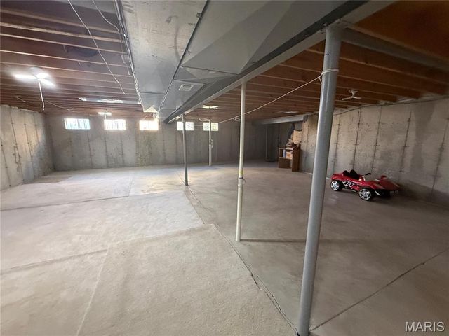 733 Pecan Hill Drive, St Charles, MO 63304