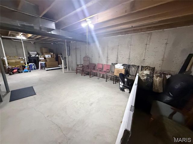 733 Pecan Hill Drive, St Charles, MO 63304