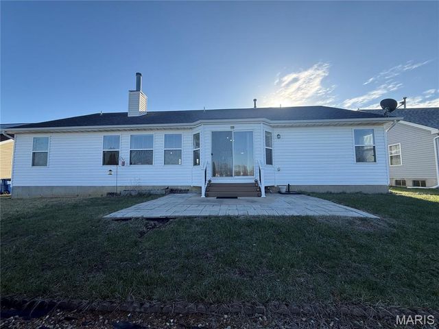 733 Pecan Hill Drive, St Charles, MO 63304