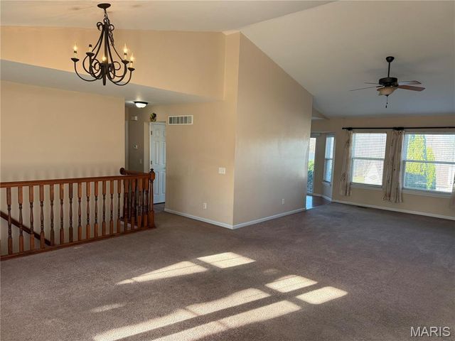 733 Pecan Hill Drive, St Charles, MO 63304