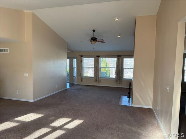 733 Pecan Hill Drive, St Charles, MO 63304