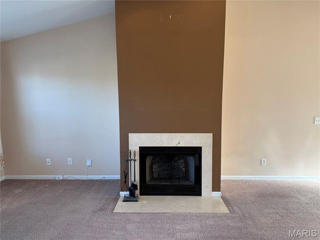 733 Pecan Hill Drive, St Charles, MO 63304