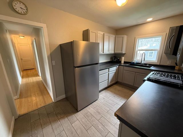 1518 BROADWAY N, Fargo, ND 58102