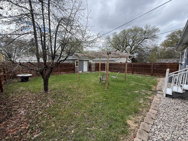 1518 BROADWAY N, Fargo, ND 58102