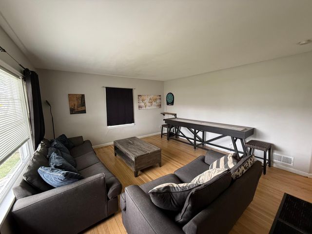 1518 BROADWAY N, Fargo, ND 58102