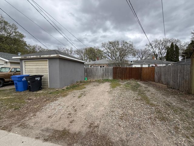 1518 BROADWAY N, Fargo, ND 58102