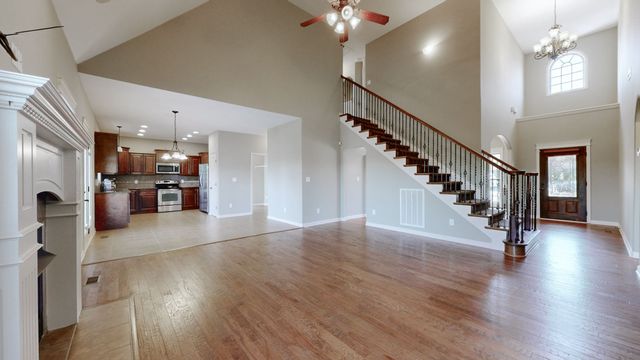 309 Retriever Ct, Clarksville, TN 37043